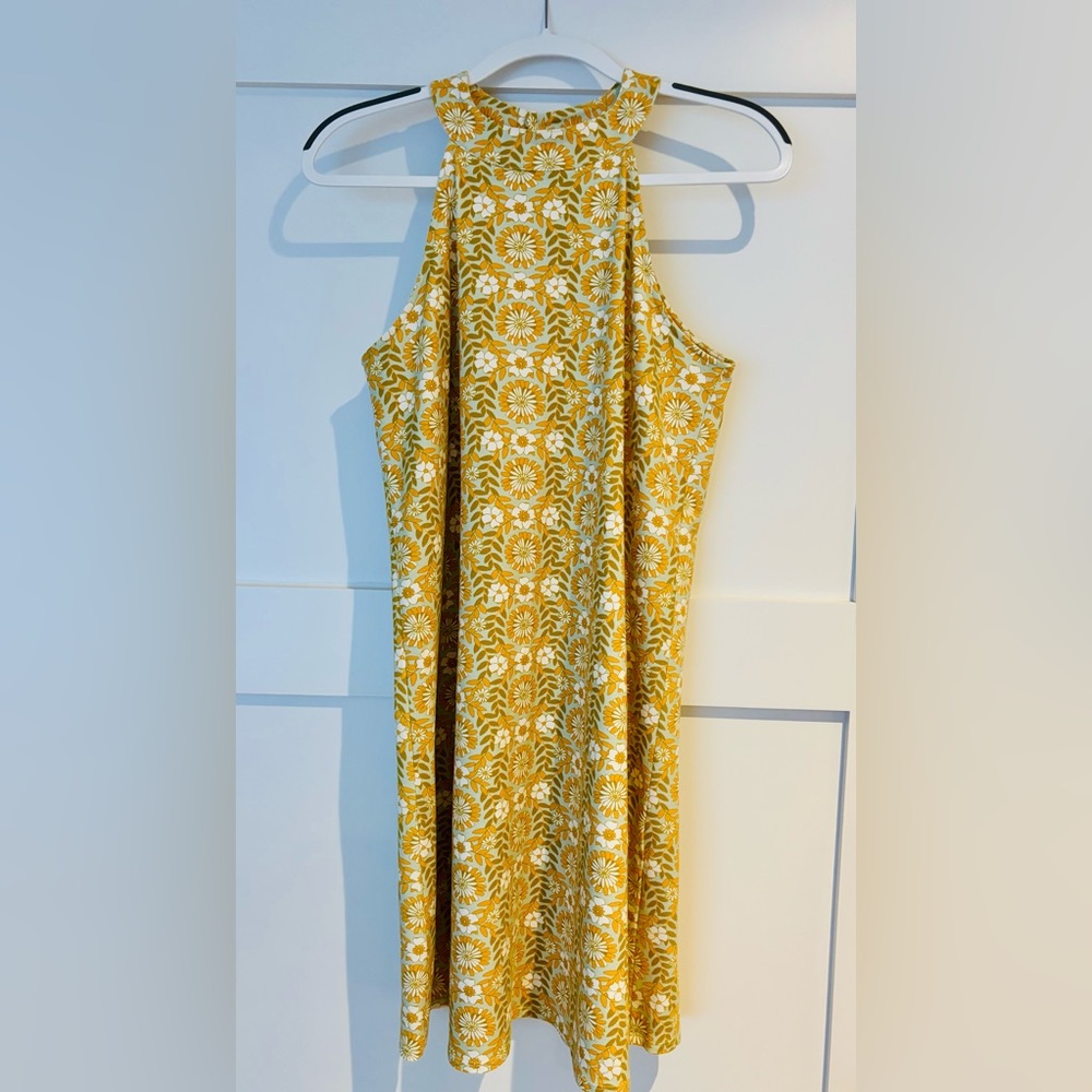 Spartina 449 Gabbi Halter Dress – Size Medium

An easy pack-and-go dress! - Picture 4 of 6